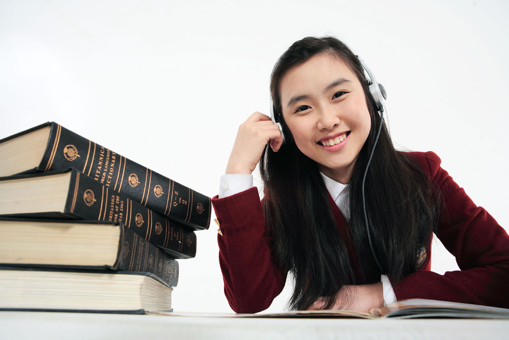 英国教育研究所：刻苦努力助华人学生成绩领先