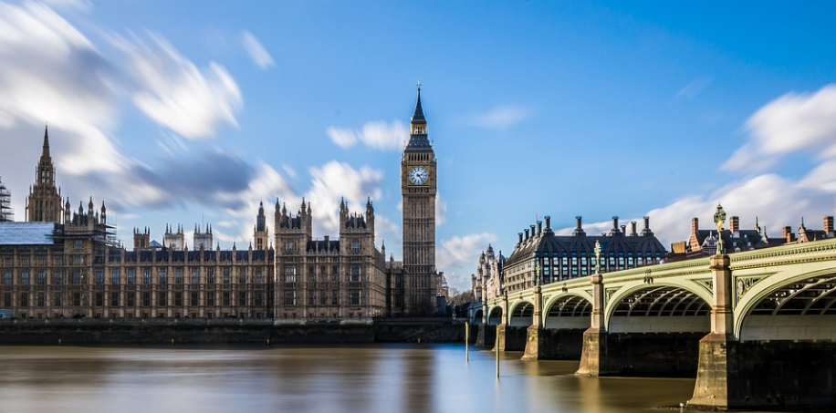 英国硕士分轮录取&滚动录取有何区别？为何首轮申请至关重要？