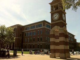威斯康星大学拉克罗斯分校